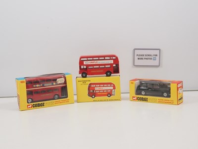 Lot 520 - A group of diecast London public transport...