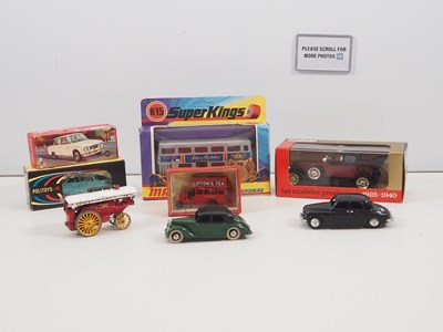 Lot 523 - A mixed group of diecast vehicles comprising...