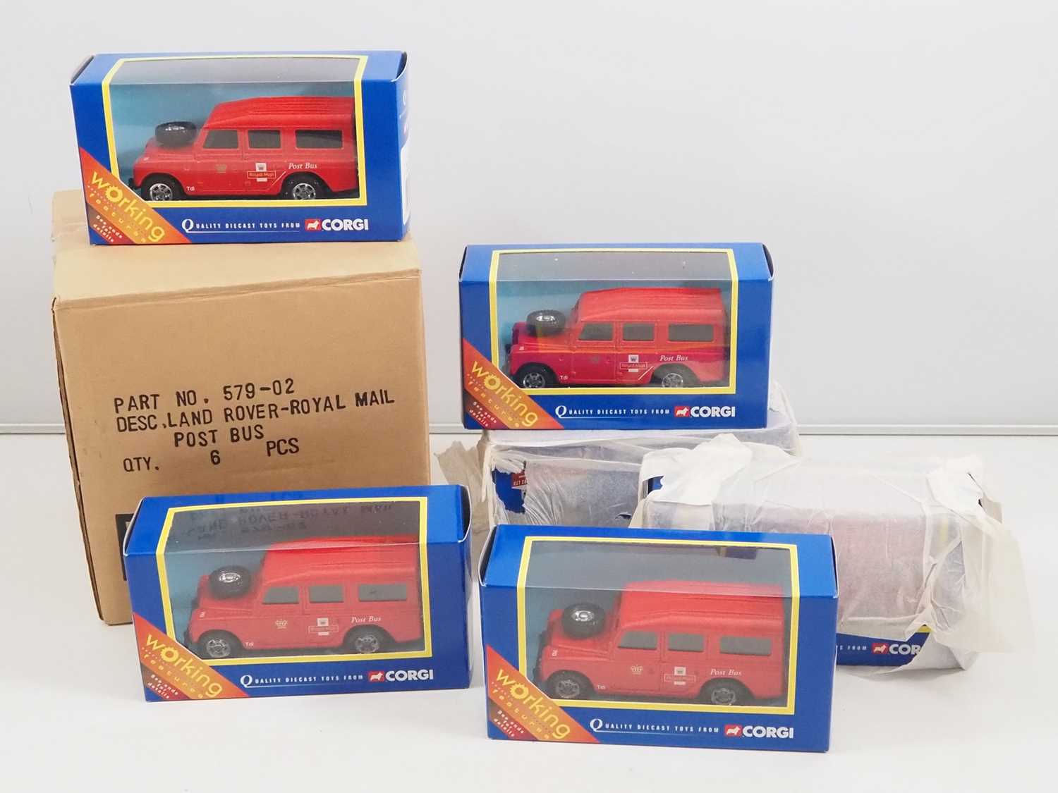 Lot 609 - A CORGI 57902 Land Rover trade pack containing...