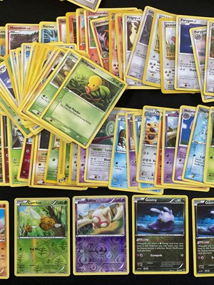 Lot 380 - POKÉMON - A mixed collection of Pokémon cards...