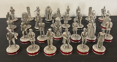 Lot 370 - A collection of 30 Danbury Mint Dr Who...