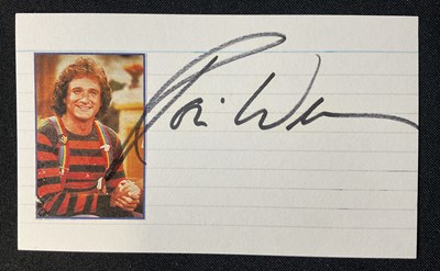 Lot 393 - ROBIN WILLAMS - A card bearing the signature...