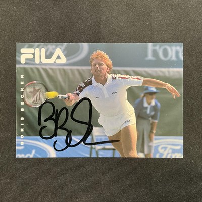 Lot 436 - SPORTS - A team of sporting autographs to...