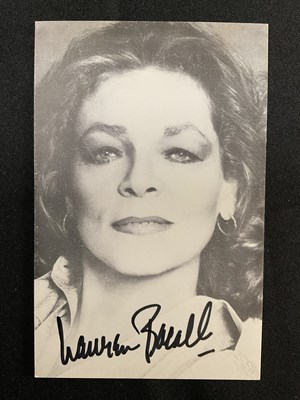 Lot 465 - VINTAGE HOLLYWOOD - A selection of autographs...