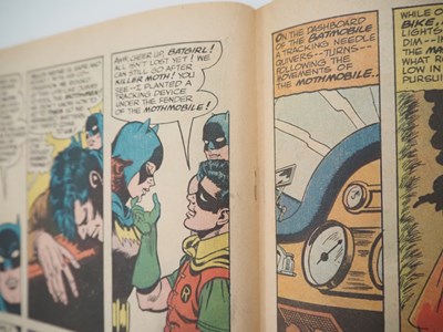 Lot 147 - DETECTIVE COMICS #359 - (1967 - DC) - First...