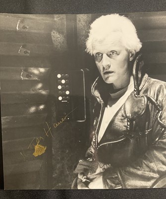 Lot 454 - A large quantity of Sci-Fi, related actors and...