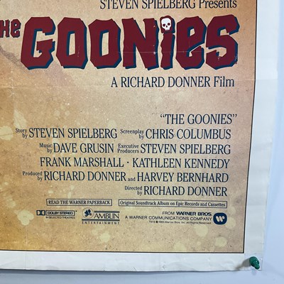 Lot 31 - THE GOONIES (1985) the classic 1985 Richard...