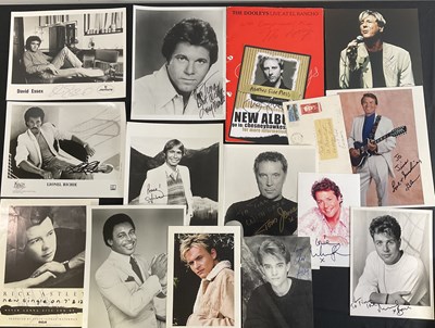 Lot 489 - A selection of male musician autographs mostly...