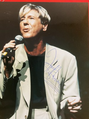 Lot 489 - A selection of male musician autographs mostly...