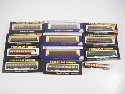 Lot 3 - A group of mostly boxed N gauge passenger...