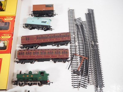 Lot 15 - A TRI-ANG HORNBY OO gauge RS606 Express Goods...