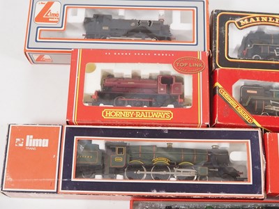 Lot 16 - A group of mostly boxed OO gauge steam and...