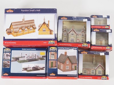 Lot 18 - A group of boxed BACHMANN Scenecraft OO gauge...