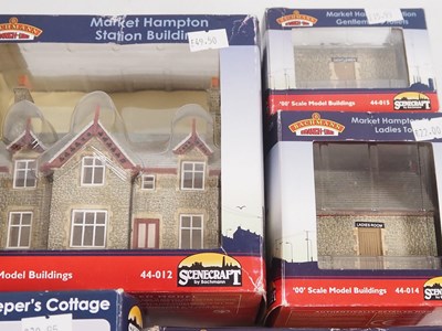 Lot 18 - A group of boxed BACHMANN Scenecraft OO gauge...