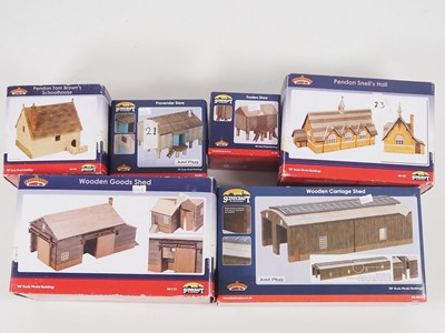 Lot 19 - A group of boxed BACHMANN Scenecraft OO gauge...