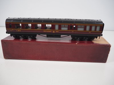 Lot 21 - A group of vintage OO gauge model railway...