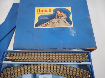 Lot 26 - A HORNBY DUBLO 3-rail OO gauge EDG7 Tank Goods...