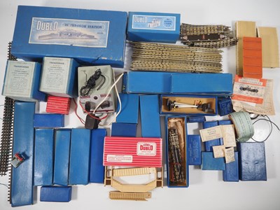 Lot 28 - A large quantity of HORNBY DUBLO OO gauge...