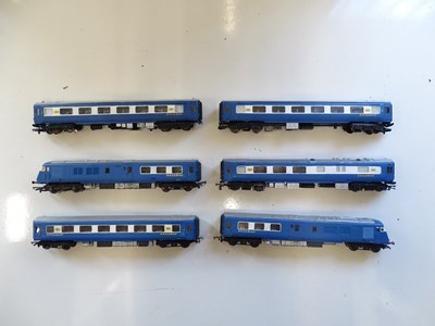 Lot 247 - A six car Blue Pullman set comprising a three...