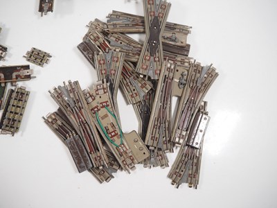 Lot 47 - A quantity of HORNBY DUBLO OO gauge 3-rail...