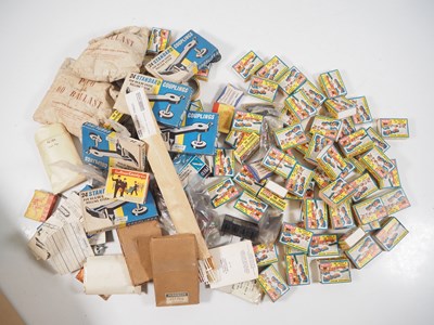 Lot 60 - A large quantity of OO gauge vintage model...