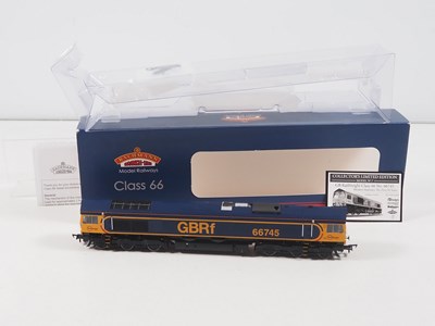 Lot 61 - A BACHMANN 32-727X OO gauge Class 66 diesel...