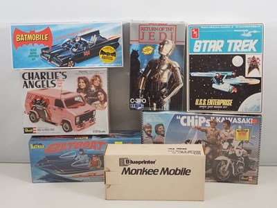 Lot 104 - A group of TV / Film related unbuilt plastic...