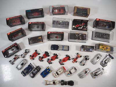Lot 330 - A large group of boxed and unboxed mostly 1:43...
