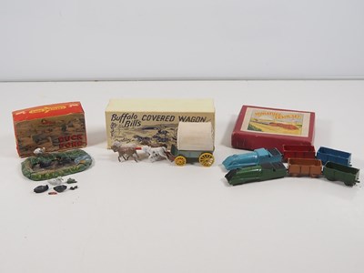 Lot 423 - A group of boxed diecast models by CRESCENT...