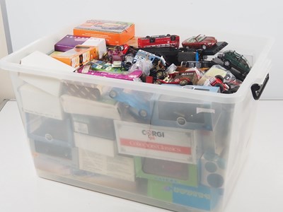 Lot 464 - A large crate of mixed boxed and unboxed...