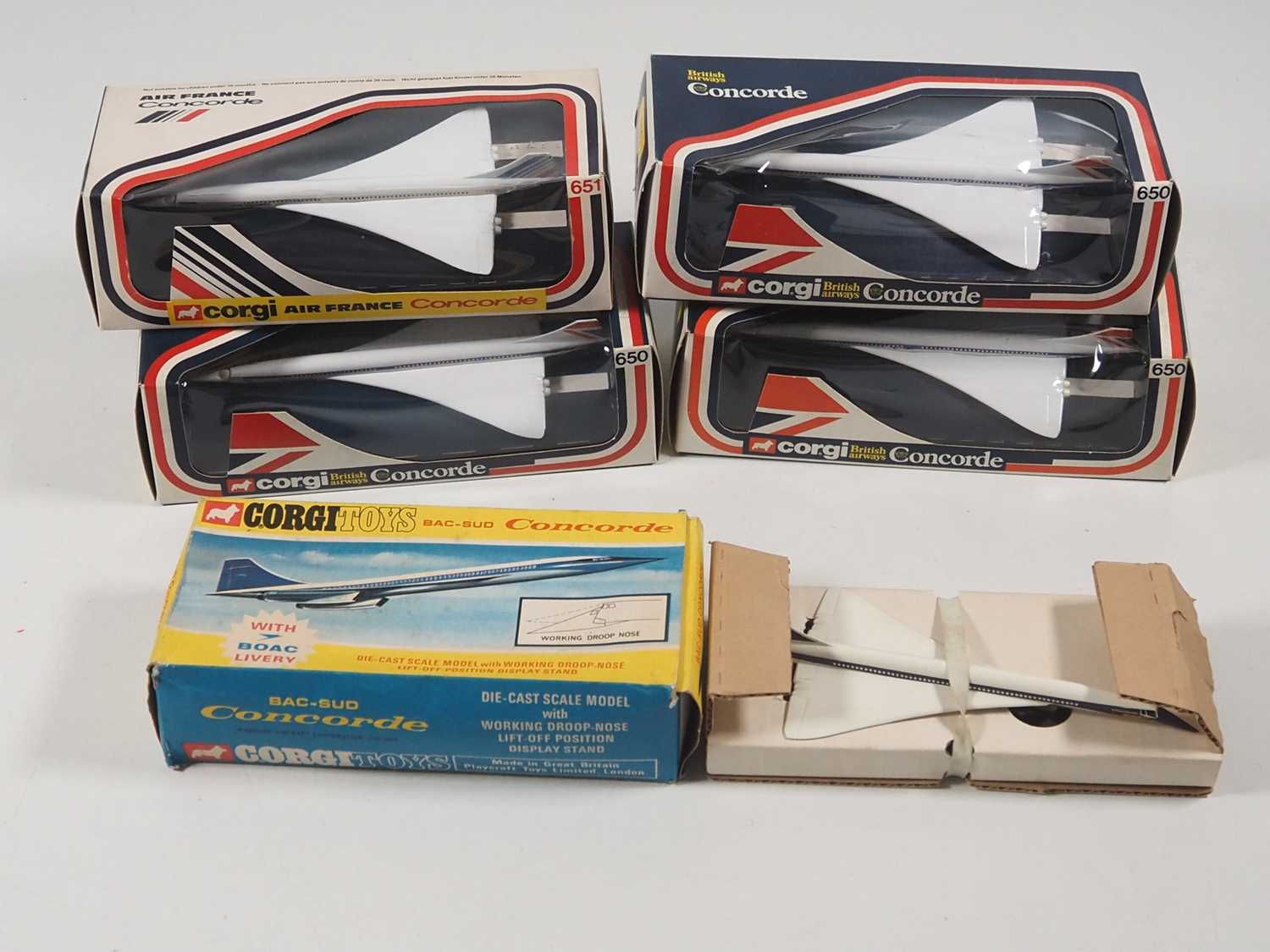 Lot 540 - A group of CORGI Concorde models comprising an...