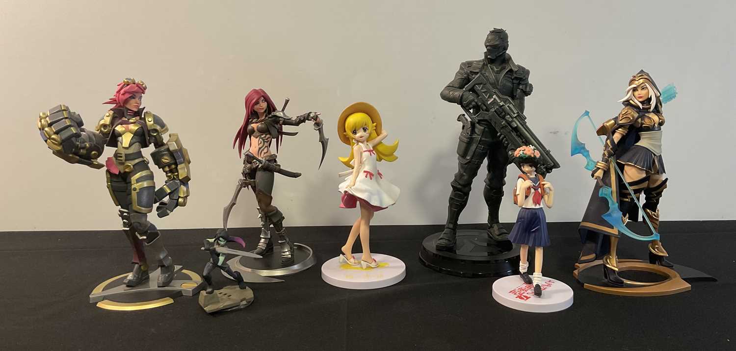 Lot 625 - A group of League of Legends and Anime...