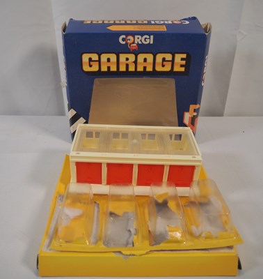 Lot 18 - A CORGI Autocity Electronic Garage playset...