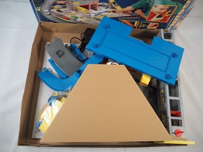 Lot 19 - A CORGI Autocity Electronic Airport playset...
