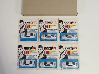 Lot 391 - A CORGI JUNIORS E60 complete trade pack 'James...