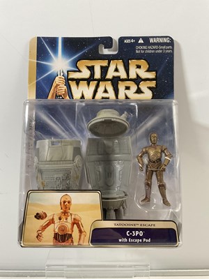 Lot 706 - A group of STAR WARS: A New Hope figures and...