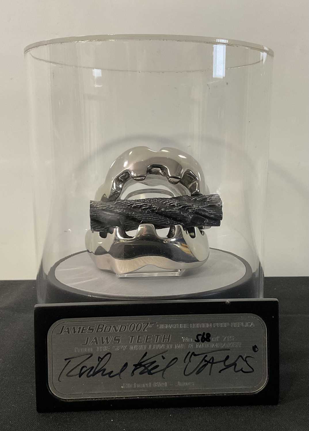 Lot 258 - A set of JAMES BOND signature edition 1:1...