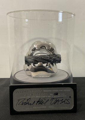 Lot 258 - A set of JAMES BOND signature edition 1:1...