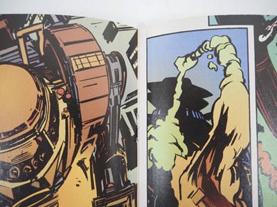 Lot 18 - EARTH X #12 (2000 - MARVEL) - The first...