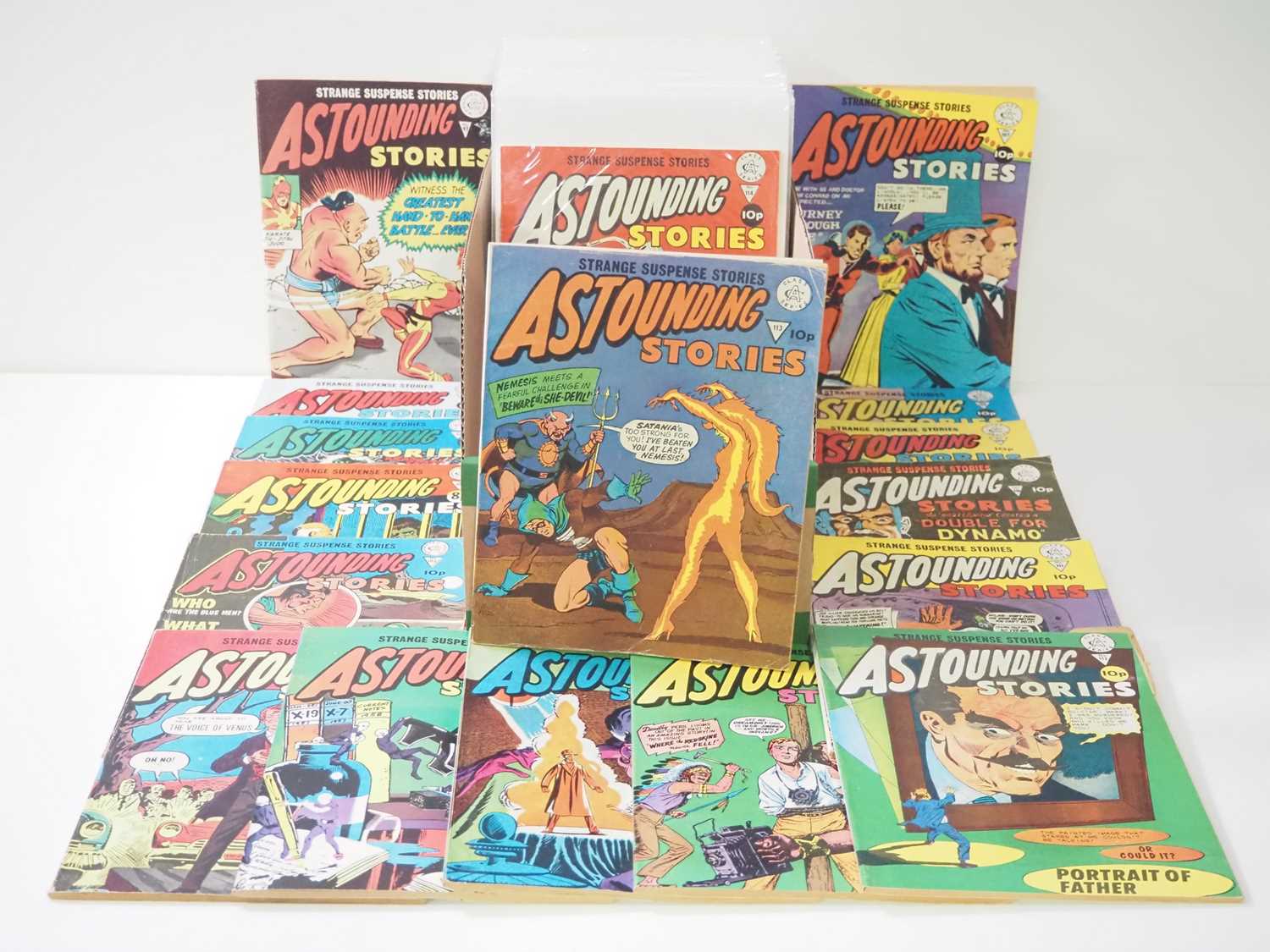 Lot 130 - ASTOUNDING STORIES #97-100, 102-120, 122-133,...
