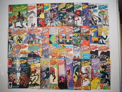 Lot 482 - AMAZING SPIDER-MAN #255, 256, 258, 259, 262,...