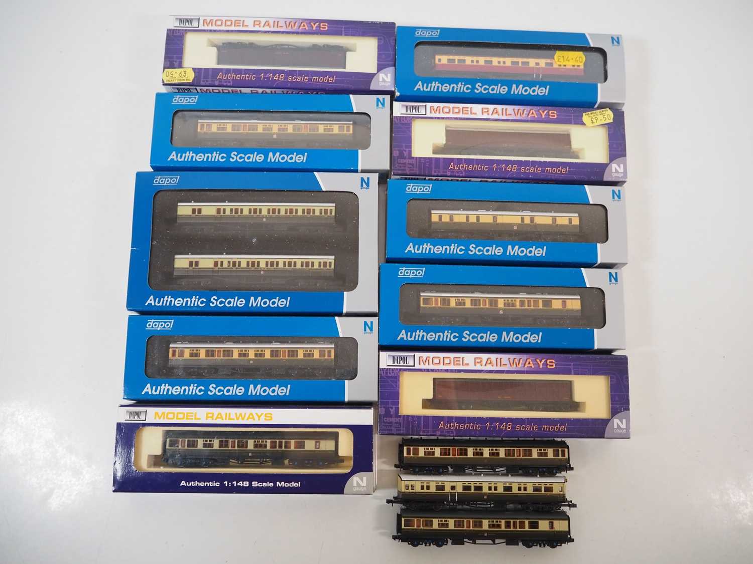 Lot 2 - A group of DAPOL N gauge passenger coaches and...