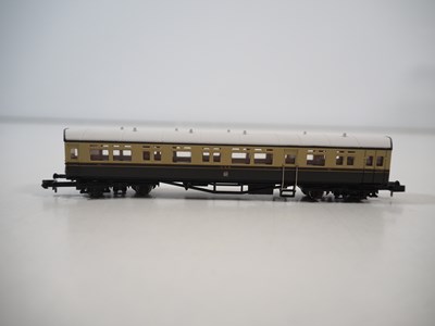 Lot 2 - A group of DAPOL N gauge passenger coaches and...