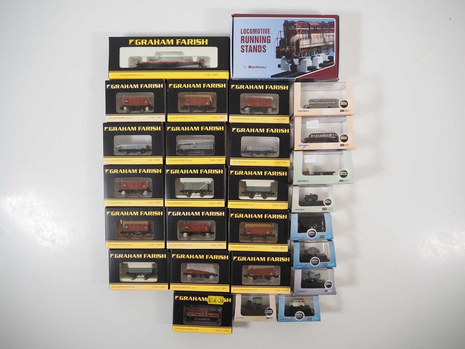 Lot 5 - A mixed group of N gauge model railways...