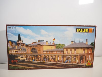 Lot 31 - A FALLER HO gauge 'Bahnhof Bonn' (Bonn...