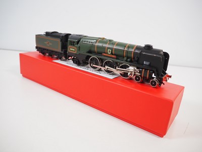 Lot 35 - A pair of WRENN OO gauge steam locomotives...