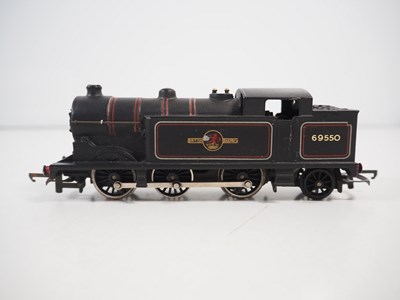 Lot 36 - A group of WRENN OO gauge steam tank...