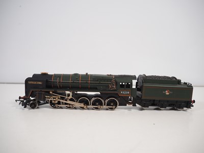 Lot 39 - A group of HORNBY OO gauge 1980s production...