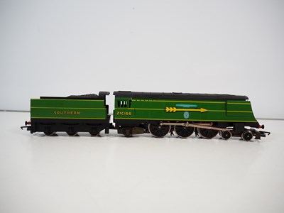 Lot 39 - A group of HORNBY OO gauge 1980s production...