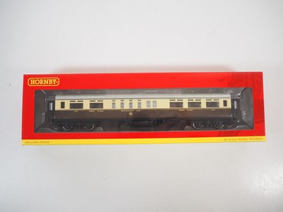 Lot 46 - A group of OO gauge HORNBY unboxed passenger...